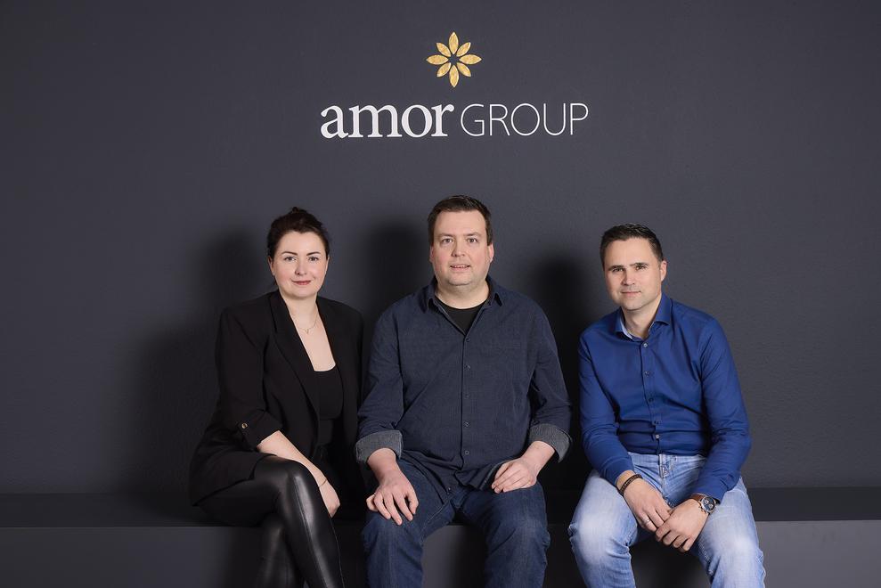 Von links: Julia Wendlandt VP Merchandise Product Amor Group - Wolfram Dortschy VP IT &#38; Operations - Björn Hoppe VP E-Commerce (Bild: Amor)
