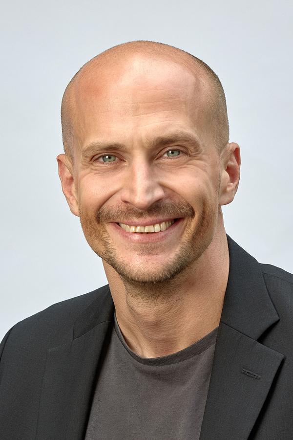 iBusiness-Analyst Sebastian Halm (Timo Bierbaum)