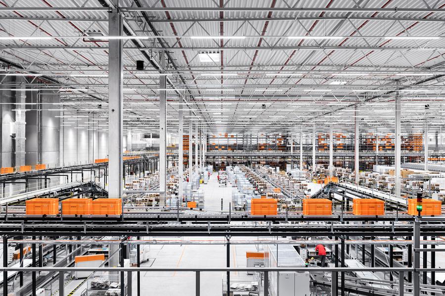 Nach der Restrukturierung werden noch 14 Logistikzentren Zalando und About You bedienen. (Bild: Zalando)