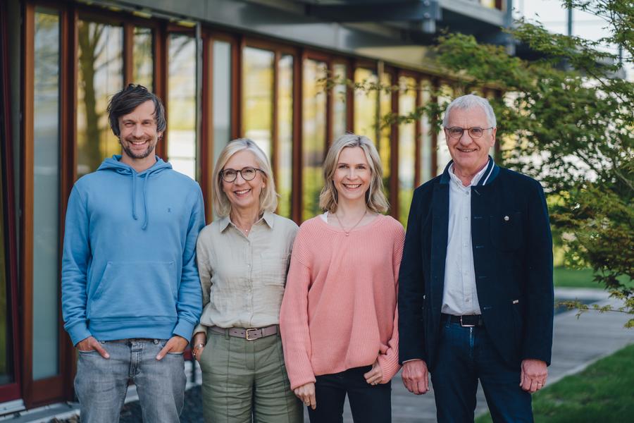 v.l.n.r.: Sohn Jan Weischer, Gabriele Weischer, Tochter Anna Weber, Wilhelm Weischer, Geschäftsführung, Baby-One Online GmbH. (BabyOne)