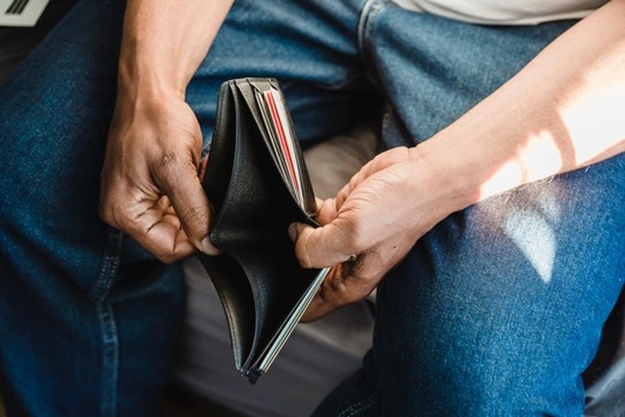 Aus der Wirtschaft gab es zuletzt wieder optimistischere Signale - bei den Verbrauchern ist noch Sparsamkeit angesagt. (Bild: Nicola Barts, Pexels)