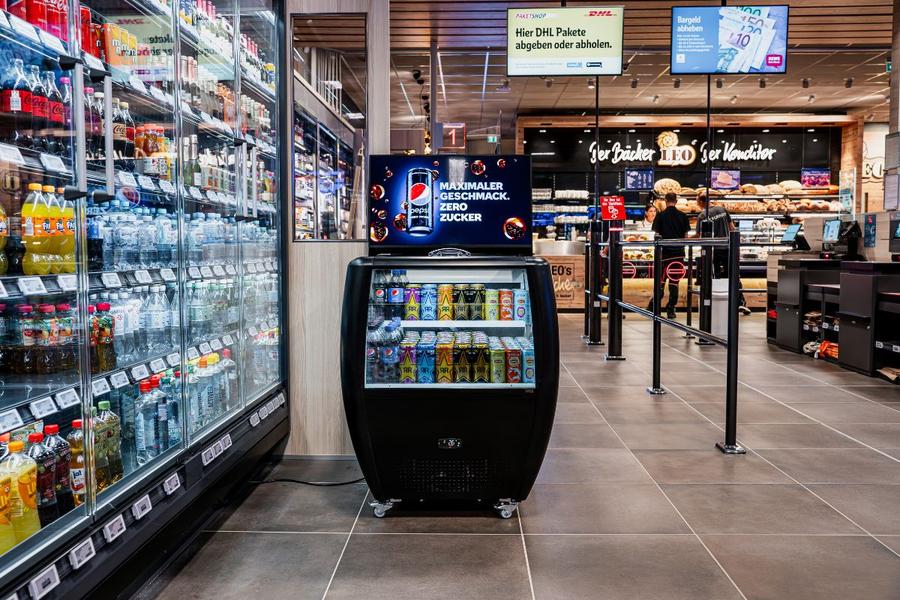Cool beleuchtet: Retail-Media-Display von Emsu im Supermarkt (Emsu)