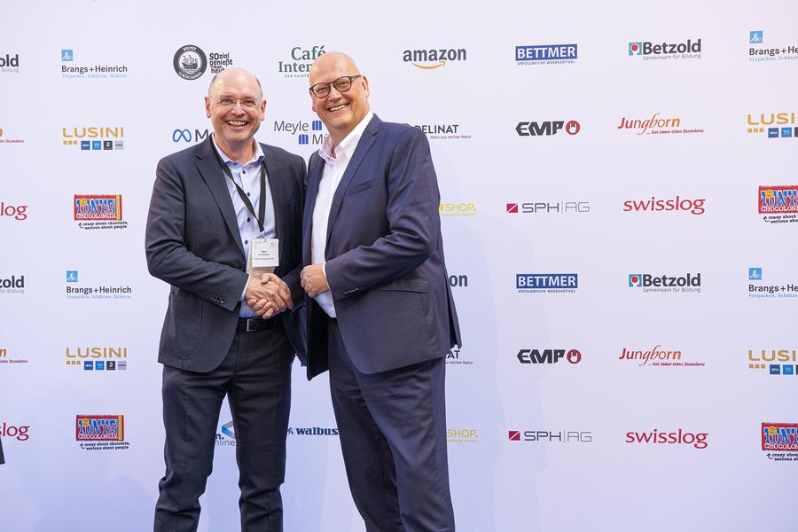 Onlineshop-Serviceanbieter unter sich: Gero Furchheim mit Thomas Karst, Geschäftsführer Trusted Shops. (Bild: BEVH)
