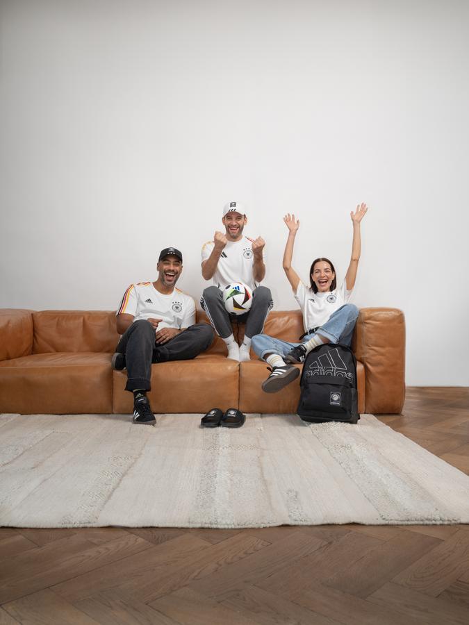 "Wir möchten allen Bevölkerungsschichten ermöglichen, ihre Fußball-Begeisterung auch mit Kleidung & Accessoires zum Ausdruck zu bringen", erklärt Deichmann-CMO Sabine Zantis (Deichmann)