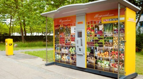 DHL-Packstation mit QR-Codes